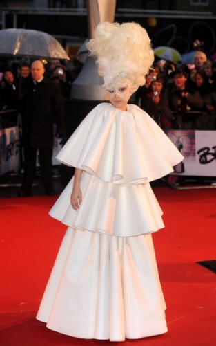 Lady GaGa samulsinājusi "BRIT Awards" organizatorus PAPILDINĀTS 18.02.2010 (Bilde 1)