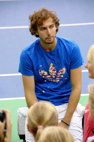 Ernests GULBIS nedēļas nogalē rupji lamāsies un lauzīs tenisa raketes (FOTO) (Bilde 3)