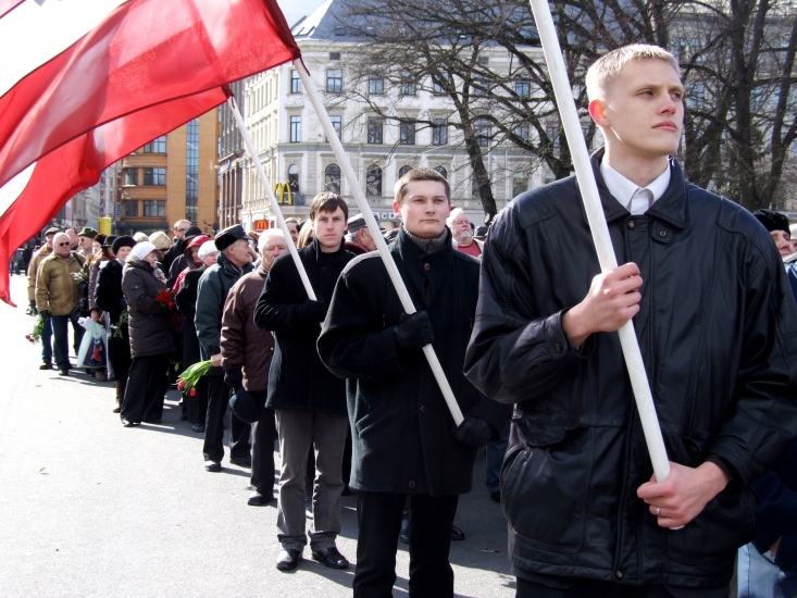 Visu laiku jaunākais Latvijas Saeimas deputāts parādījis daiļo līgavu - FOTO (Bilde 2)