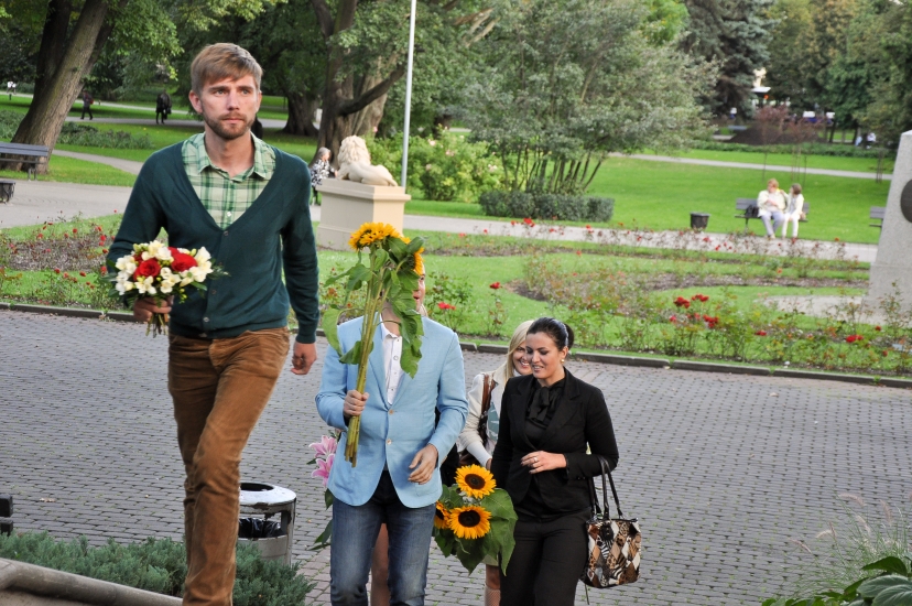 Ar veselības problēmām, bet tomēr AISHA prezentē savu jauno dziesmu (FOTO) (Bilde 1)