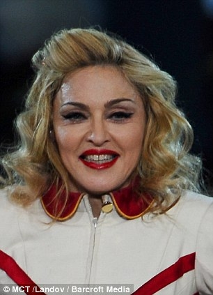 Madonna sākusi līdzināties gorillai  (Bilde 1)