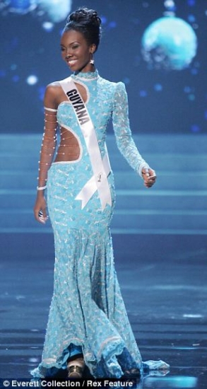 Seksīgās "Miss Universe 2012" dalībnieces peldkostīmos FOTO (Bilde 4)