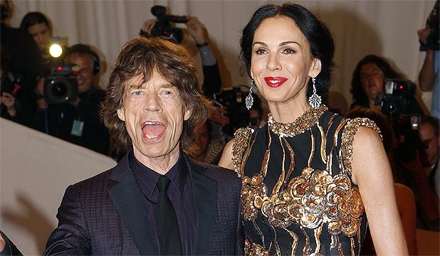 49 gadu vecumā pakārusies modele, Rolling Stones līdera draudzene (Bilde 2)