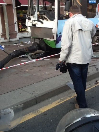 VIDEO: 24 cietušie. Maršruta autobuss ietriecas stabā un notriec gājējus (Bilde 3)