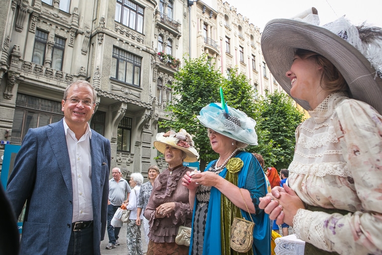 FOTO: Pirms 100 gadiem Albert’ ielā (Bilde 1)