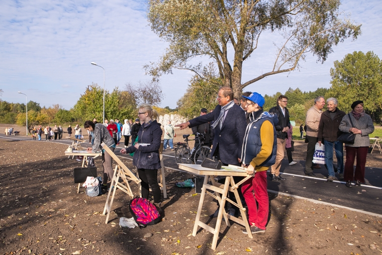 Atklāts krāšņš Ķengaraga promenādes pagarinājums līdz Mazjumpravas muižai (Bilde 1)