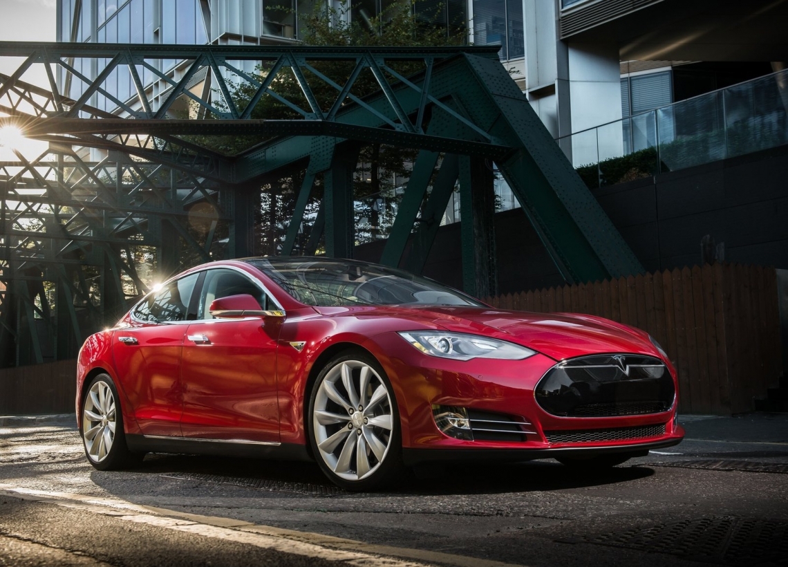 Pasaulē populārais elektromobilis Tesla Model S izstādē Auto 2016 (Bilde 1)