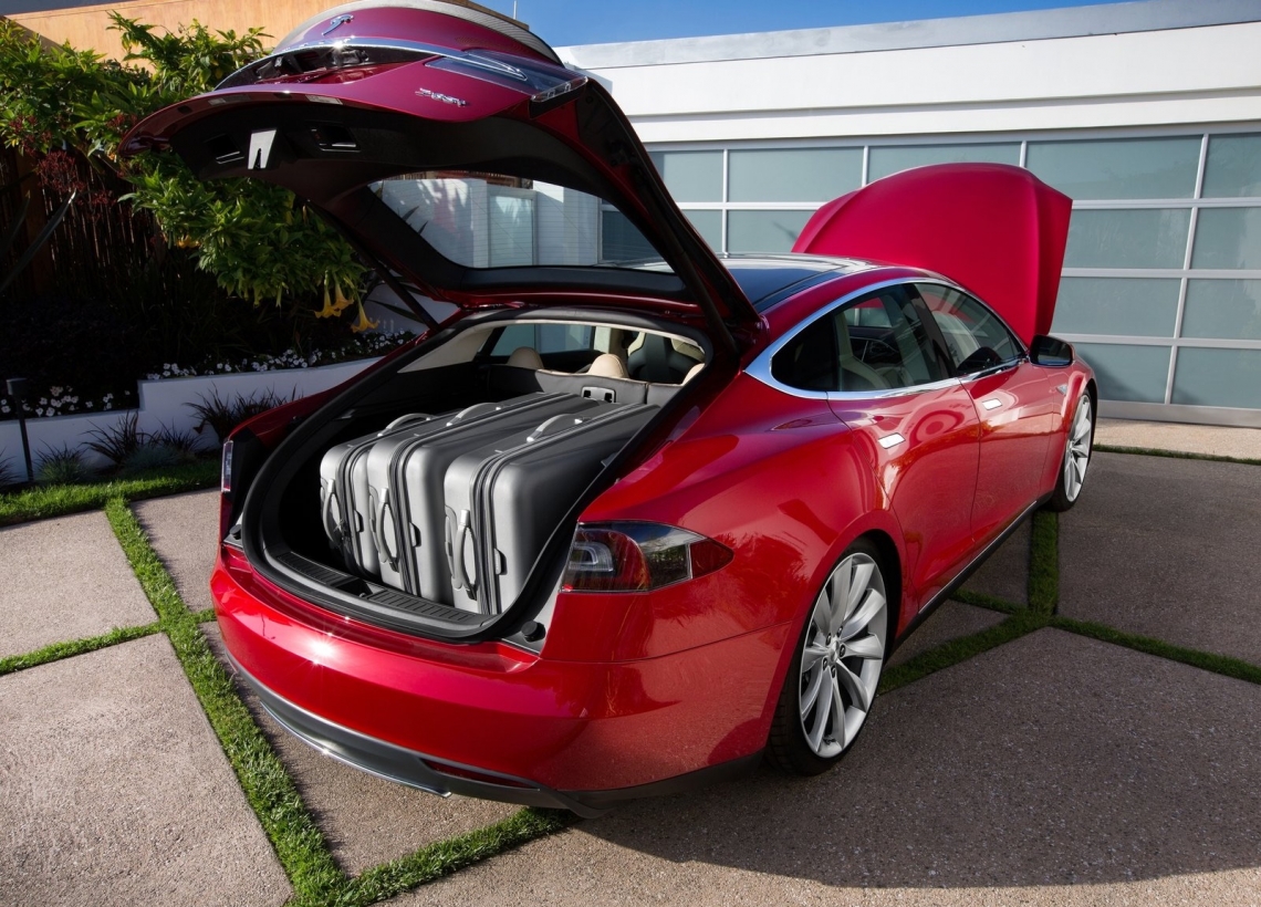 Pasaulē populārais elektromobilis Tesla Model S izstādē Auto 2016 (Bilde 3)