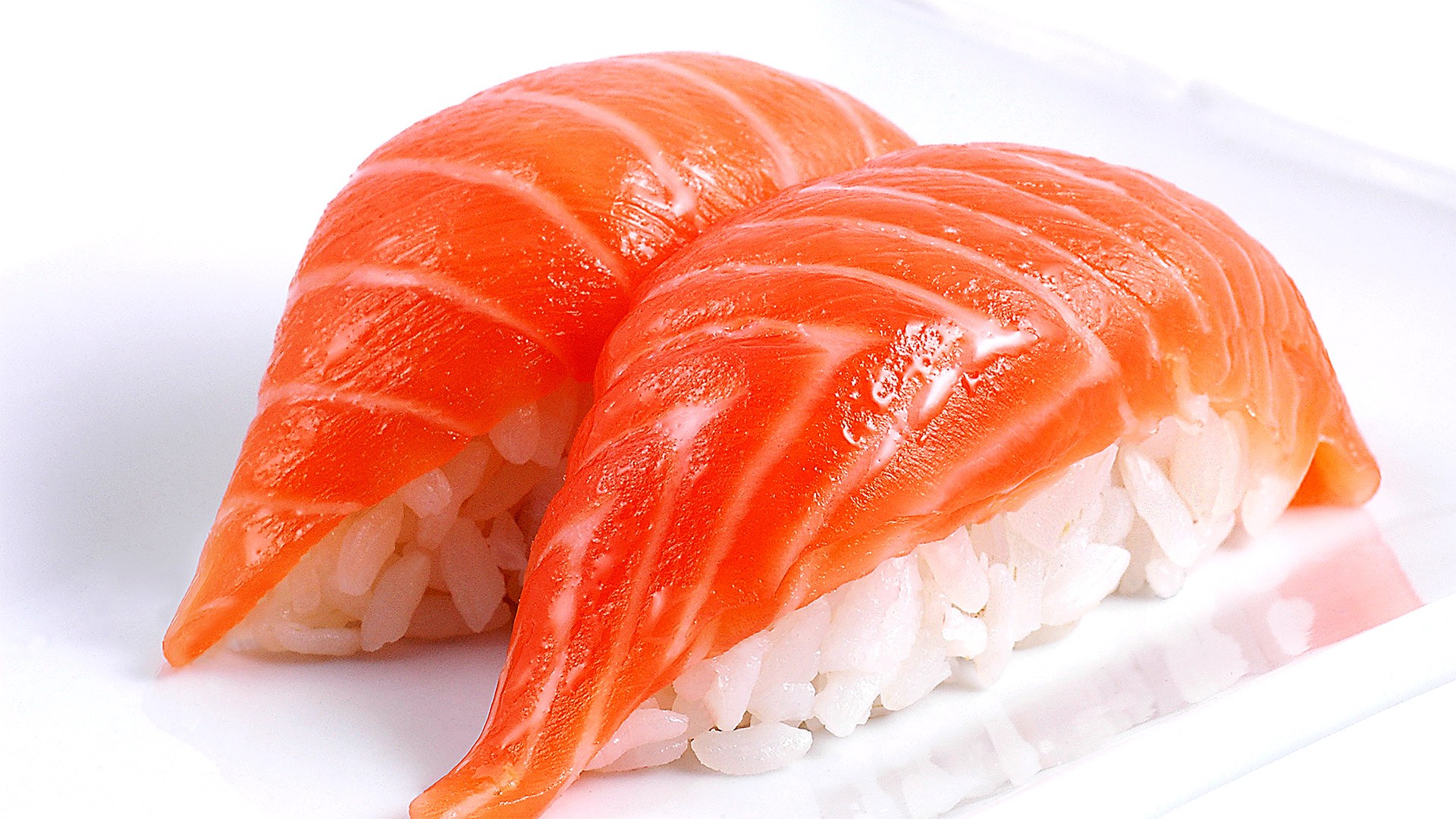 Суши с красной рыбой