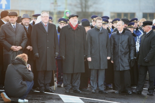 Legante, Žagars, Godmanis, Šlesers atklāj Dienvidu tiltu; Krāšņs bankets (Bilde 3)