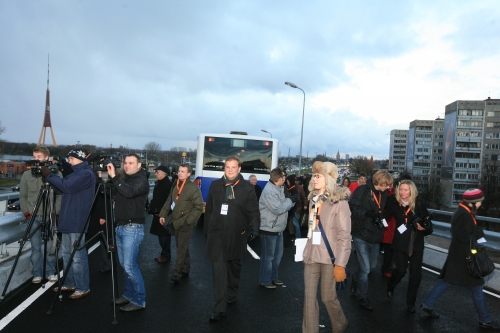 Mediji uz Dienvidu tilta estakādes nevar iemūžināt Godmani muļķīga kurioza dēļ (Bilde 3)