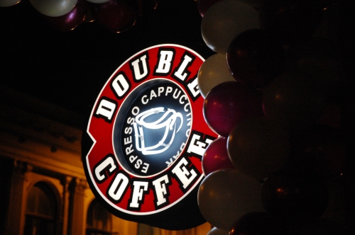 Viens no SONČIKAS draugiem nesmādē Double Coffee banketu (FOTO) (Bilde 1)