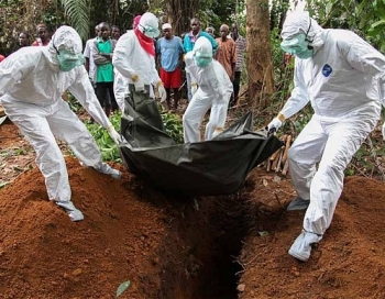 Demonstrēs dokumentālo filmu "Ebola – palikt dzīvam"