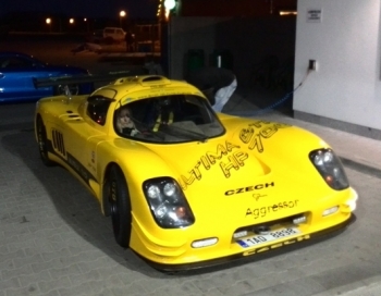 Ceļu policija Varšavā konfiscē spicāko auto Ultima GTR