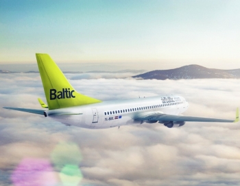 airBaltic svin 20 gadus Varšavā