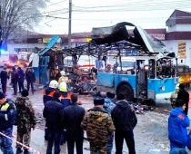 EKSKLUZĪVI FOTO/VIDEO. Šorīt Volgogradā uzspridzināts trolejbuss - 17 bojā gājušie, 45 ievainoti