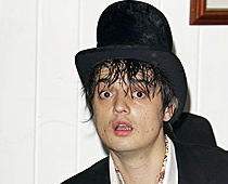 Skandalozais narkomāns Peter Doherty šonedēļ ierodas Latvijā